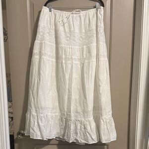 Chic White Maxi Skirt